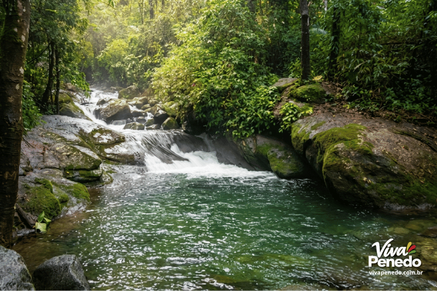 Poço das Esmeraldas em Penedo